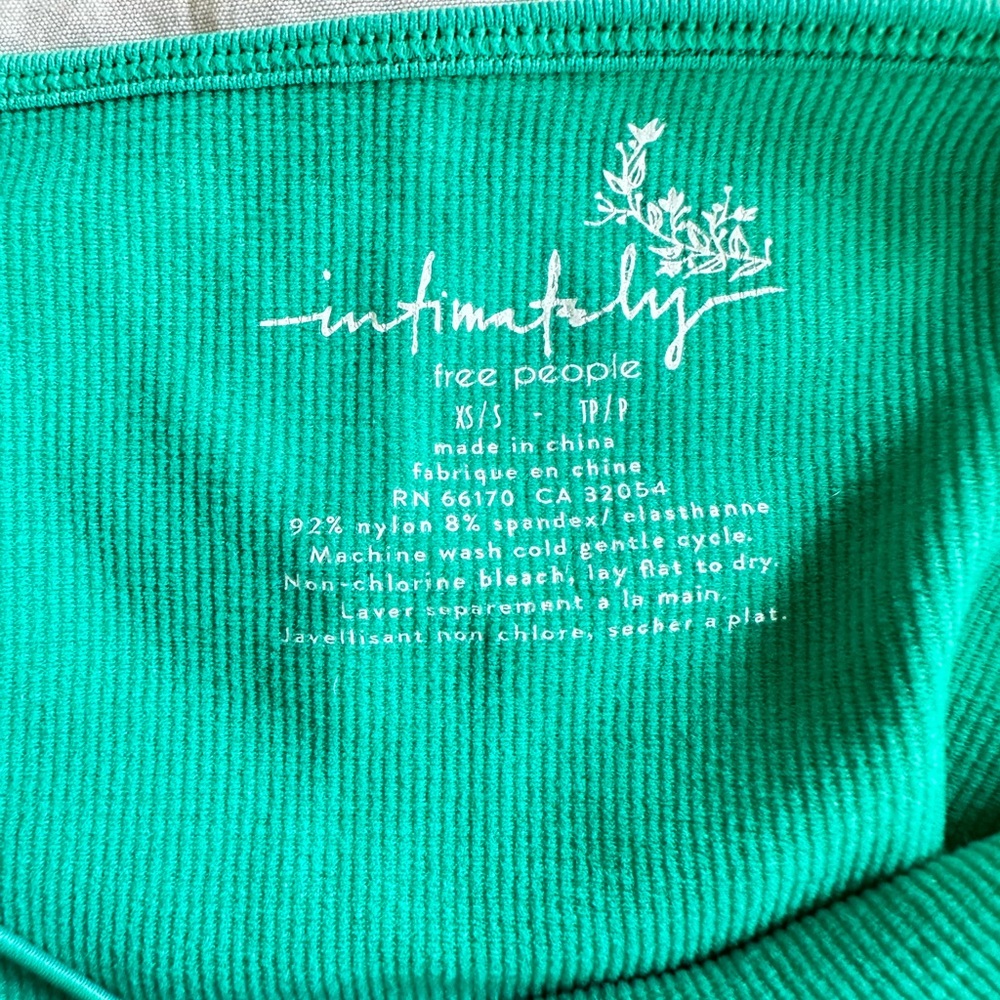 Free People set of Cropped Tank tops - Picture 6 of 6